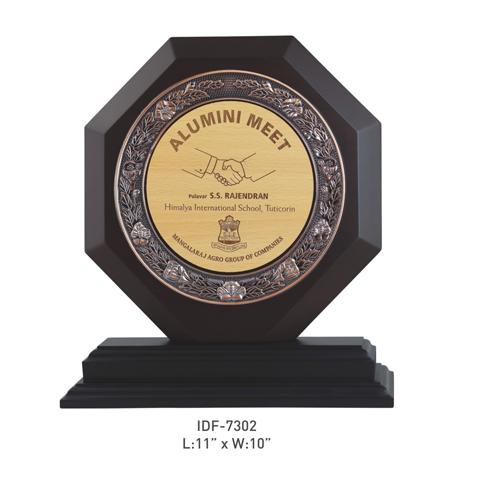 Wooden Trophy For Alumini Meet